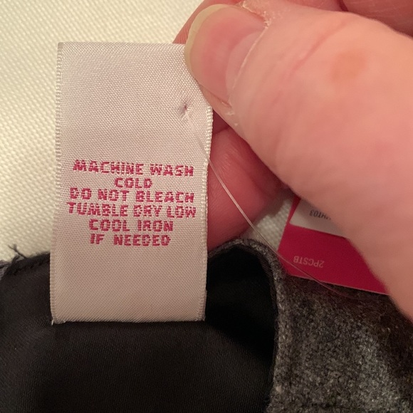 GYMBOREE 2 piece Outfit, size 18-24 Month, gray and pink with black lini… - Picture 12 of 16